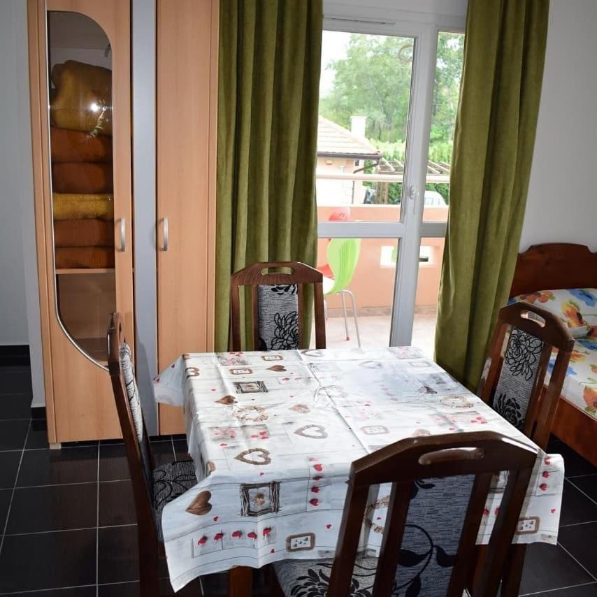 Apartamento Srebrna Nit Veliko Gradište Exterior foto
